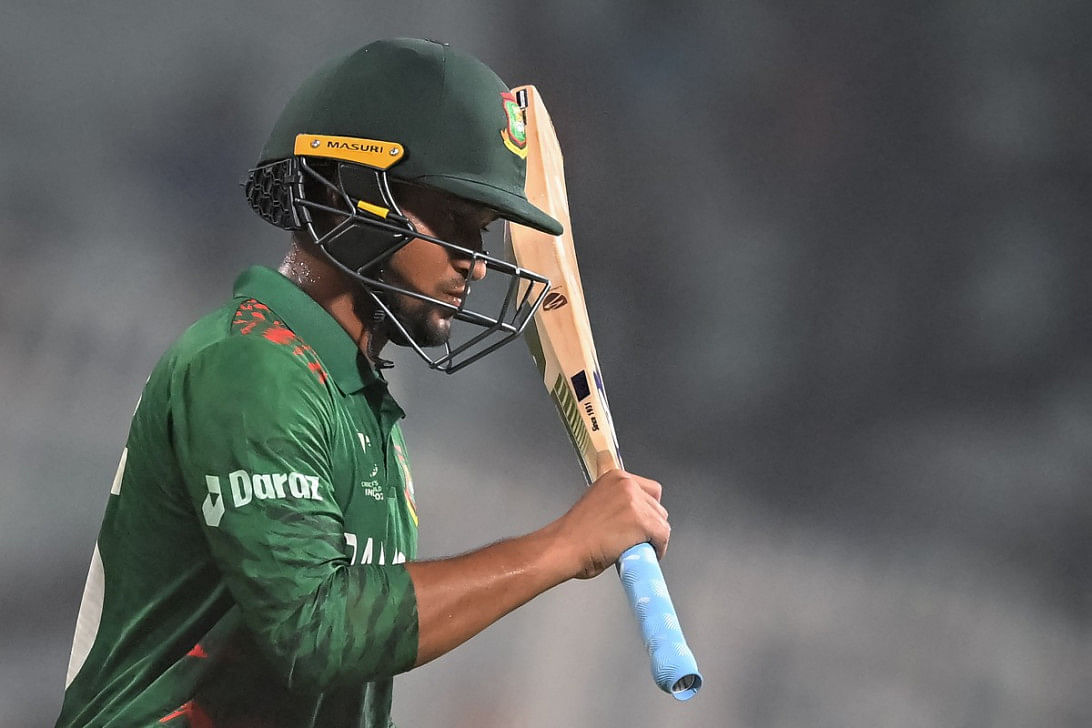 Shakib going to london for eye treatment0