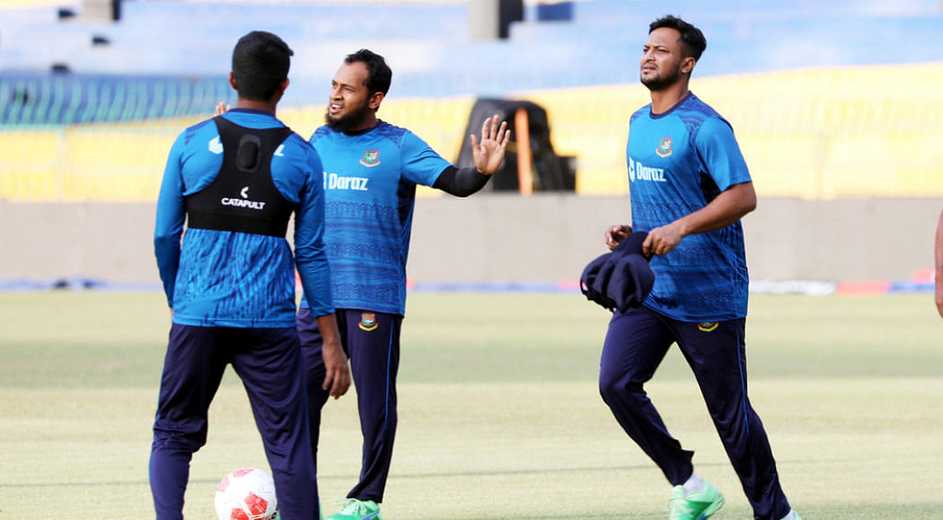 Shakib, mushfiqur return to dhaka0