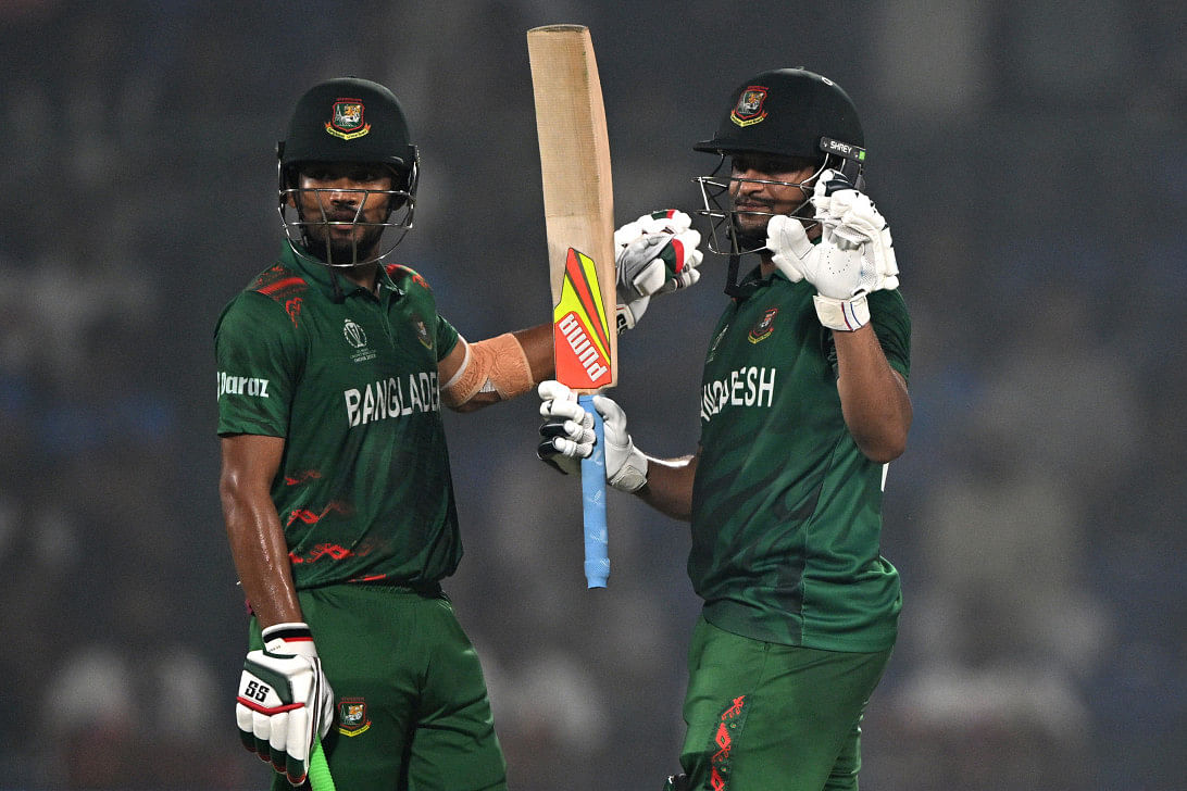 Shakib reaches fifty, keeps bangladesh on track 0