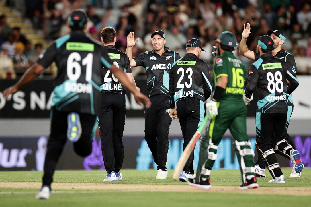 Southee hits milestone 150 as nz beat pakistan in first t20i0
