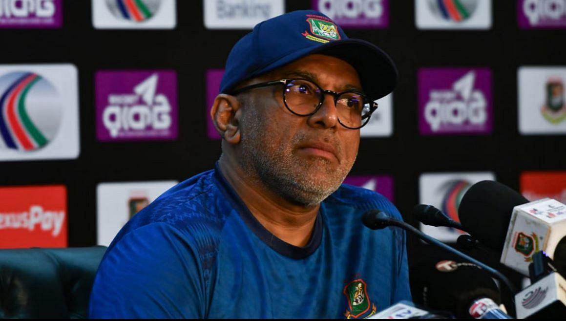 Special committee meets hathurusingha0