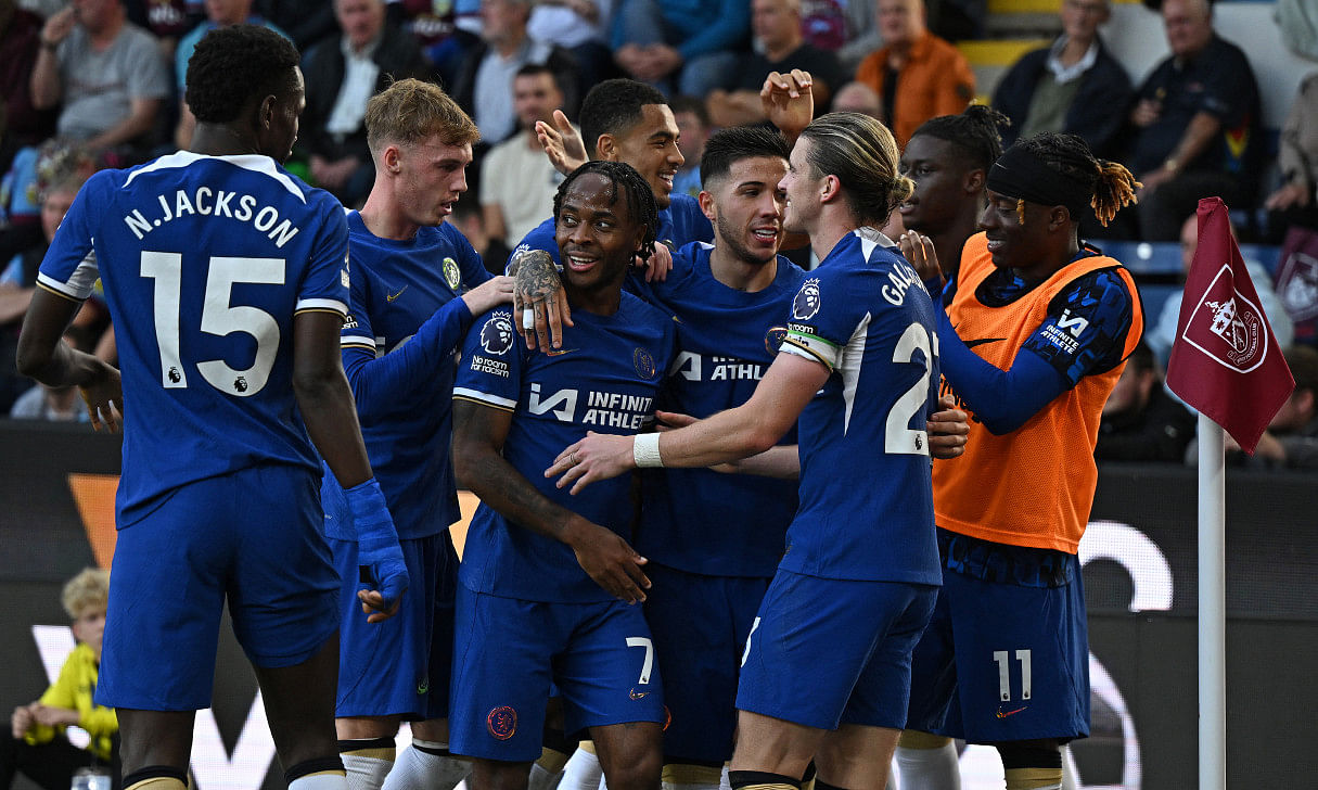Sterling stars as chelsea secure back-to-back league wins0