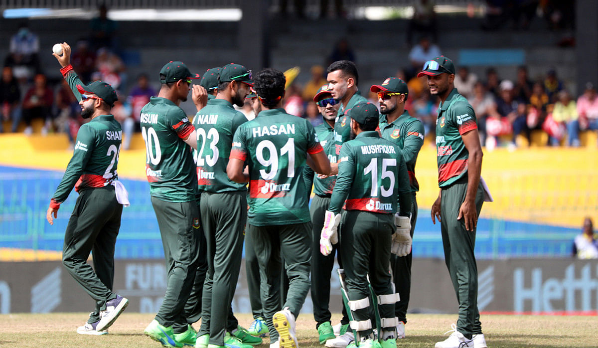 Taskin removes asalanka for his first wicket 0
