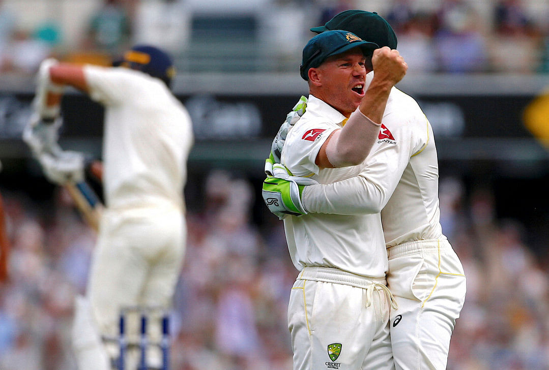 Warner's missing baggy green turns up during final test0